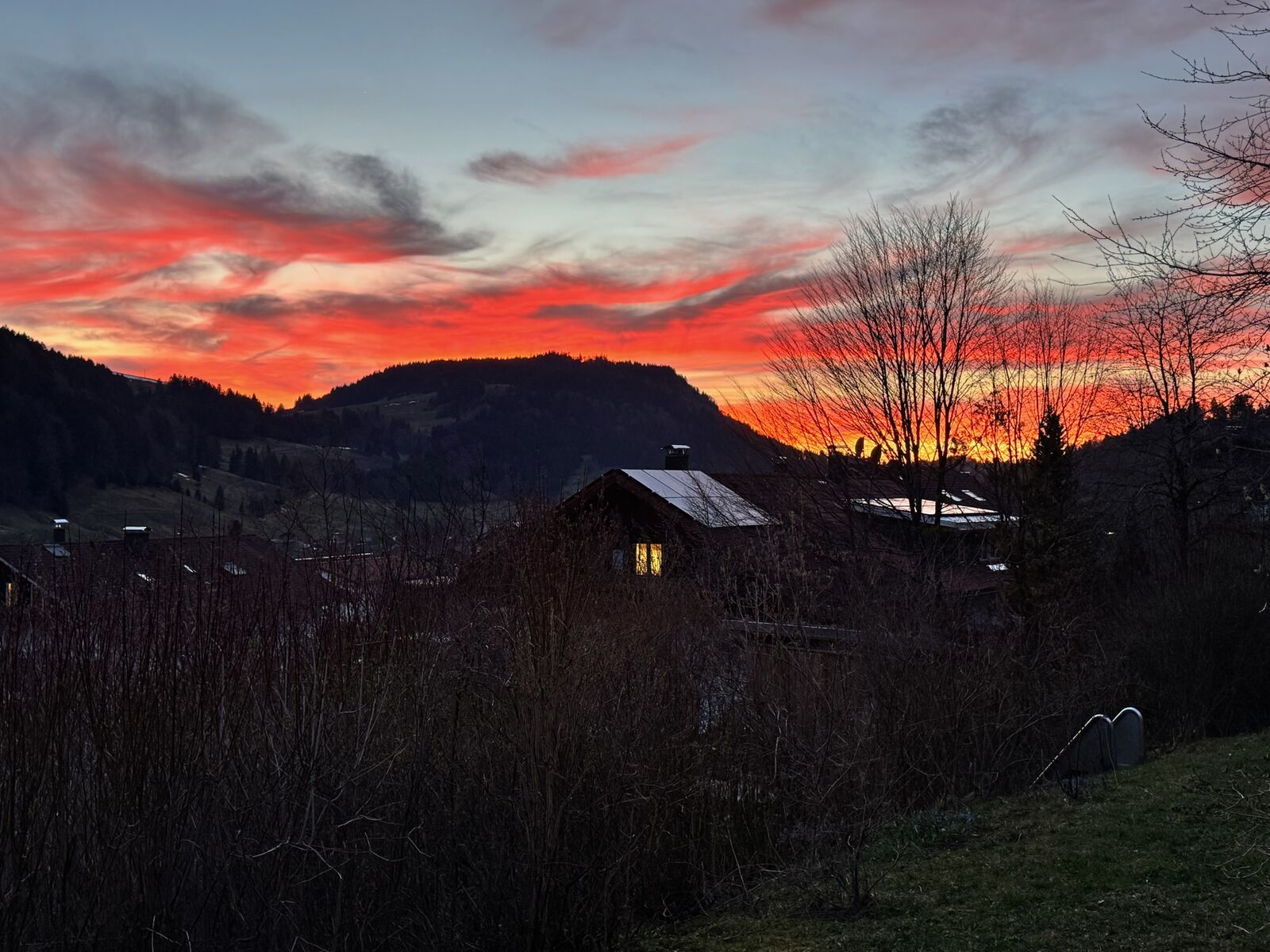 Abendstimmung über der Ferienunterkunft im Allgäu